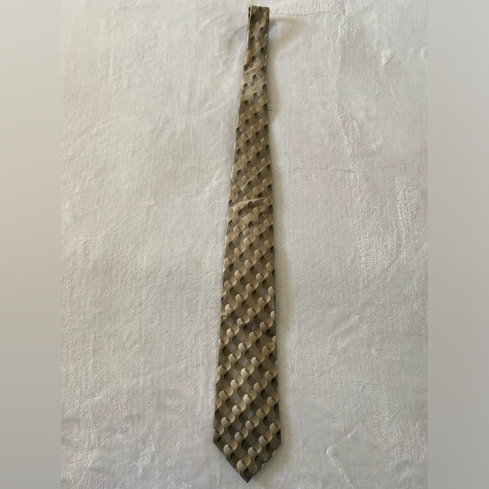Geoffrey Beene 100%‎ Silk Tie